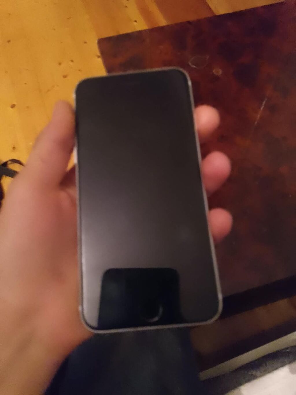 iPhone SE 2020, 64 GB, Ağ, Arxada Sınıq — Apple iPhone, Saatlı (3)