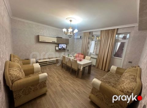 3-otaqlı mənzil kirayə verilir, Xalqlar Dostluğu m., 120 m²