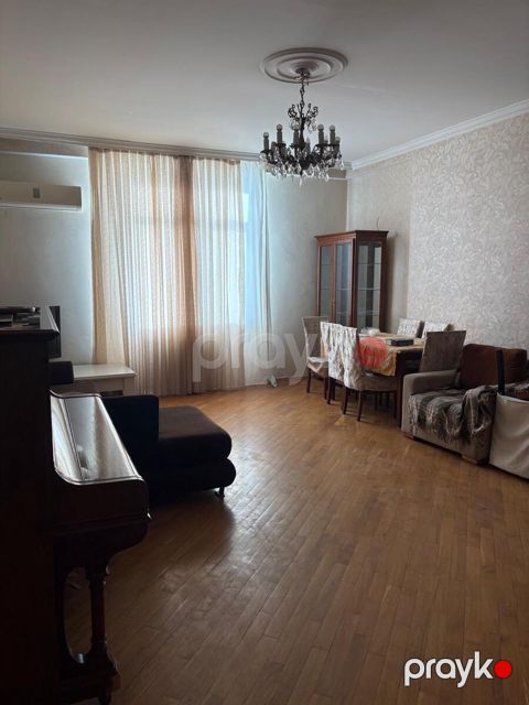 İcarəyə verilir 3 otaqlı yeni tikili 110 m²