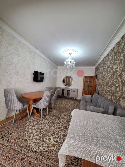 Satılır 3 otaqlı köhnə tikili 80 m²
