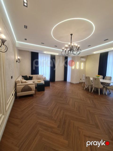 İcarəyə verilir 3 otaqlı yeni tikili 140 m²
