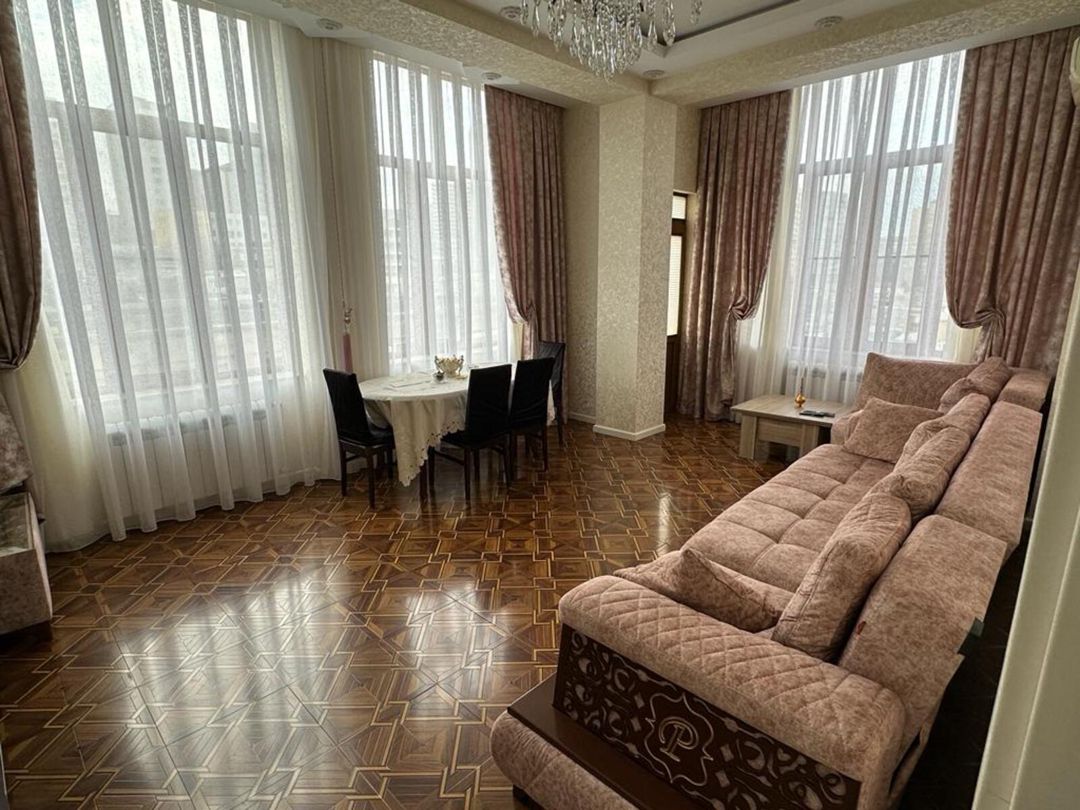 Satılır 2 otaqlı yeni tikili 80 m² — Mənzil, Bakı (2)