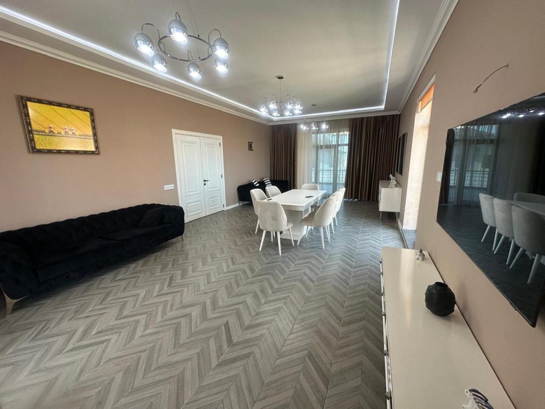 Satılır 7 otaqlı həyət evi/bağ evi 400 m² — Ev, villa, Bakı (6)