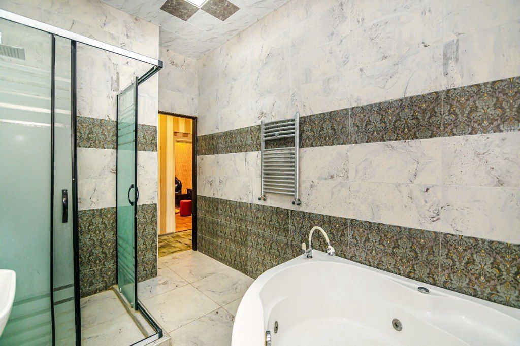 İcarəyə verilir 4 otaqlı köhnə tikili 130 m² — Mənzil, Bakı (2)