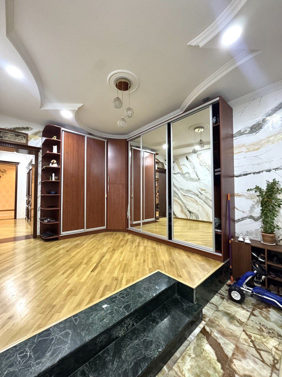 Satılır 6 otaqlı həyət evi/bağ evi 350 m² — Ev, villa, Bakı (9)