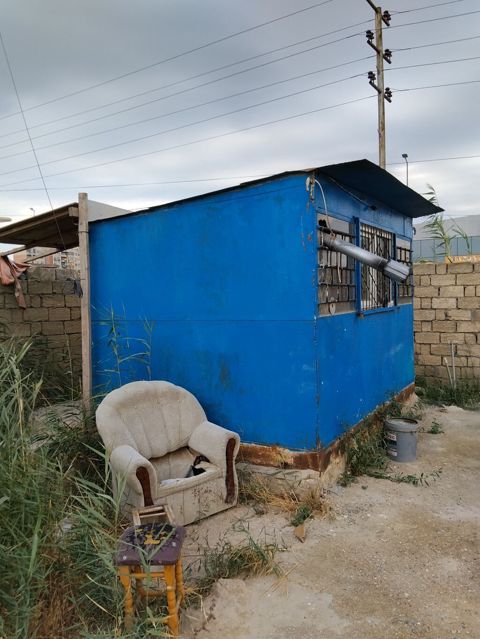 Metalkarkaslı kiçik konteyner/vaqon - Ölçü təxmini: 2.5 x 4 m (tek — Bakı