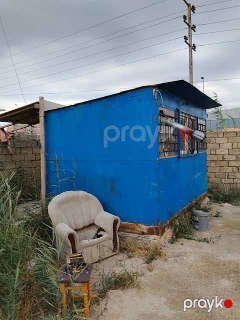 Metalkarkaslı kiçik konteyner/vaqon - Ölçü təxmini: 2.5 x 4 m (tek — Bakı