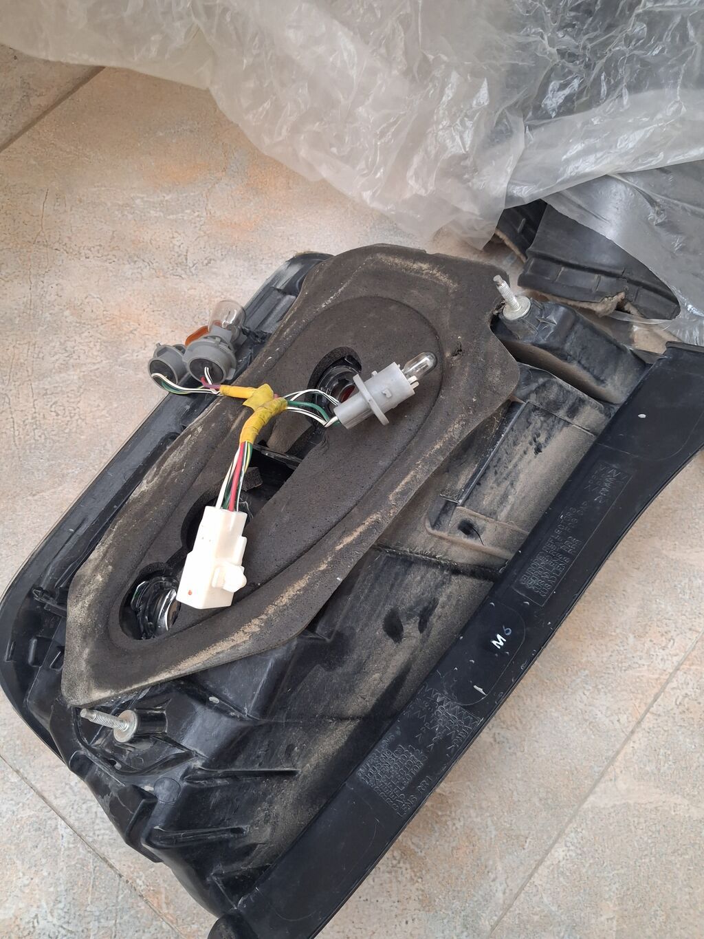 Prius 20 kuza ayağaltı arxa sol fara çatdı görünür şəkildə ayrı ayrıda — Avto, Bakı (3)