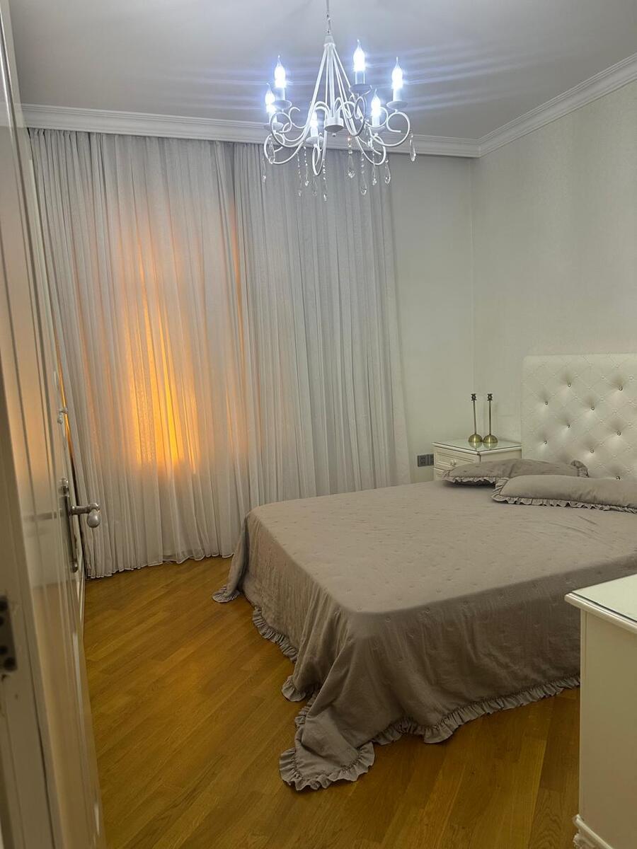 Satılır 4 otaqlı köhnə tikili 110 m² — Mənzil, Bakı (9)