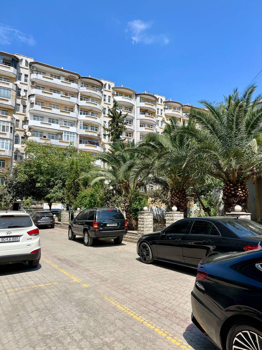 Satılır 4 otaqlı yeni tikili 130 m² — Mənzil, Bakı