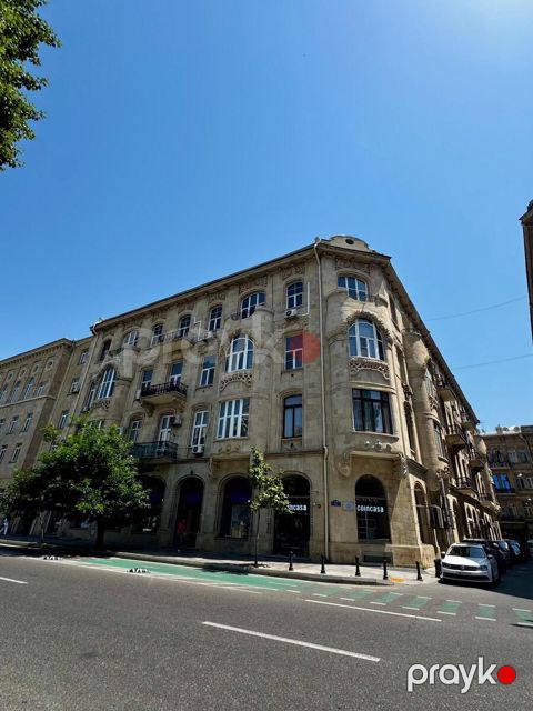 İcarəyə verilir 2 otaqlı köhnə tikili 70 m²
