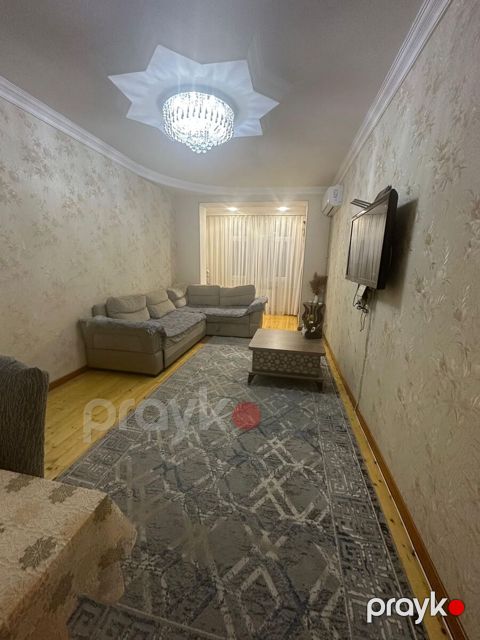 Satılır 4 otaqlı köhnə tikili 100 m²