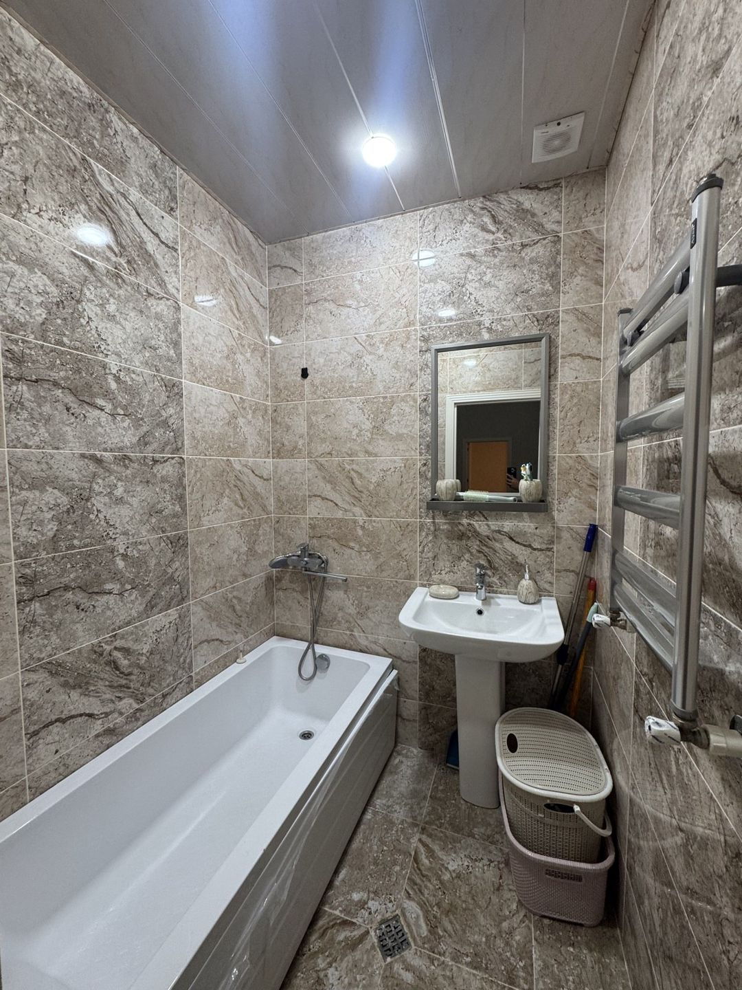 2 otaqlı mənzil kirayə — Bayıl qəsəbəsi, Neftçi Residensi, 10-cu mərtəbə, 85 m² — Mənzil, Bakı (9)