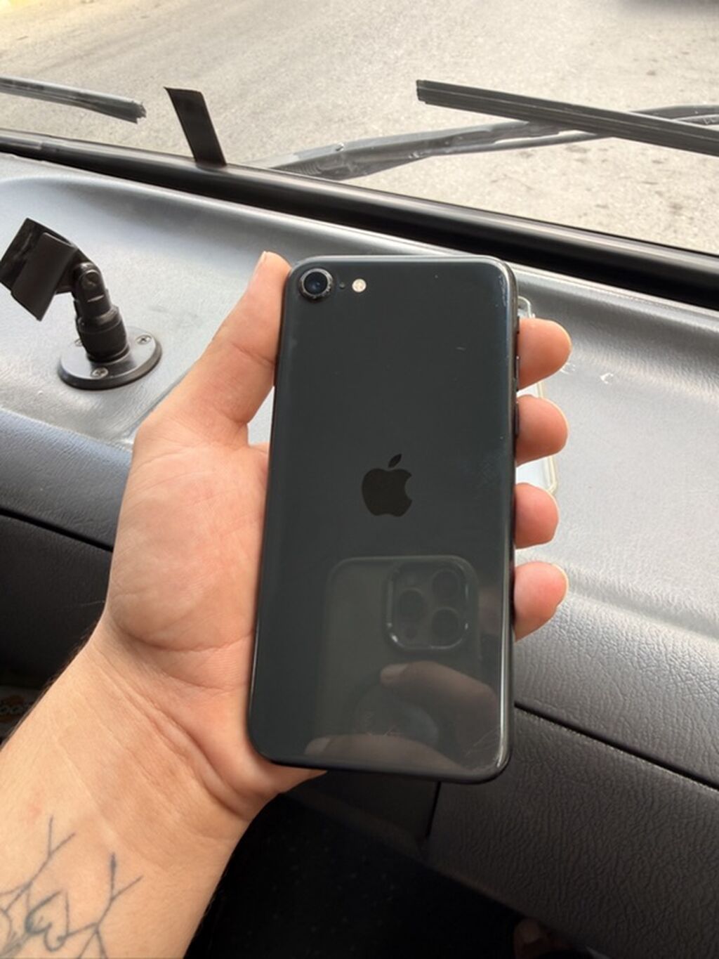 IPhone SE 2020, 64 GB, Qara, Barmaq izi — Apple iPhone, Sumqayıt (4)