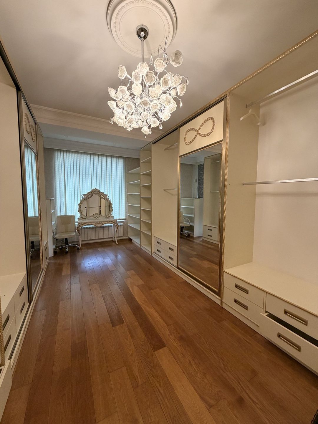 Satılır 4 otaqlı yeni tikili 240 m² — Mənzil, Bakı (6)