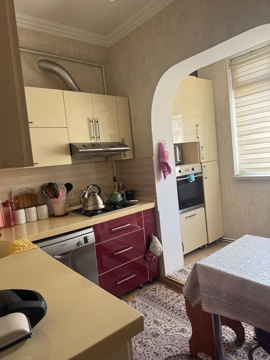 Satılır 4 otaqlı köhnə tikili 120 m² — Mənzil, Bakı