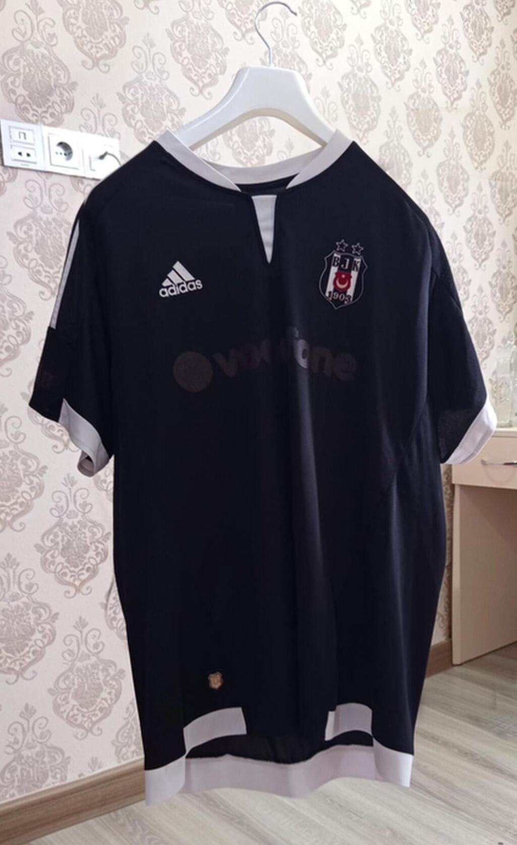 Ikinci el.bahali koyneyler yaxwi veziyette.kişi.paltarlar — Şəxsi əşyalar, Xırdalan (3)
