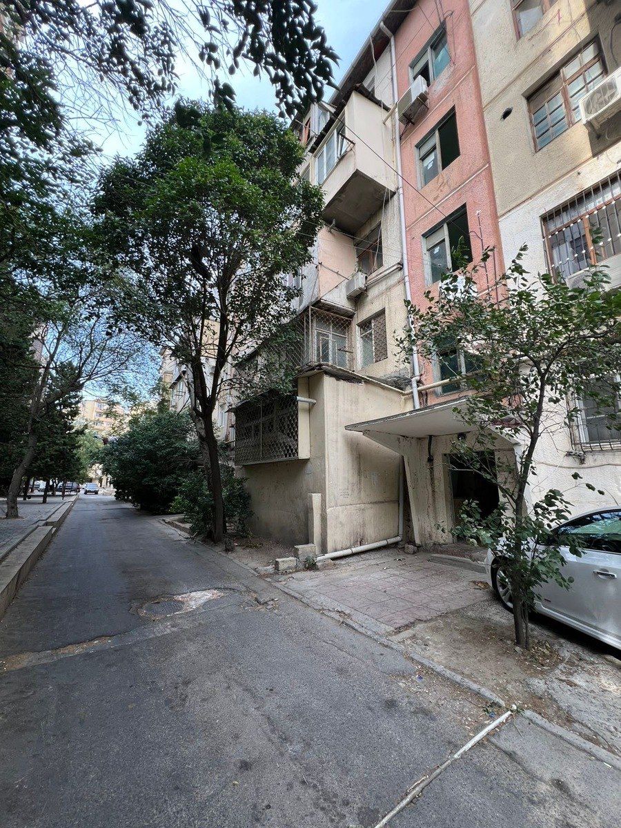 Satılır 2 otaqlı köhnə tikili 65 m² — Mənzil, Bakı (2)