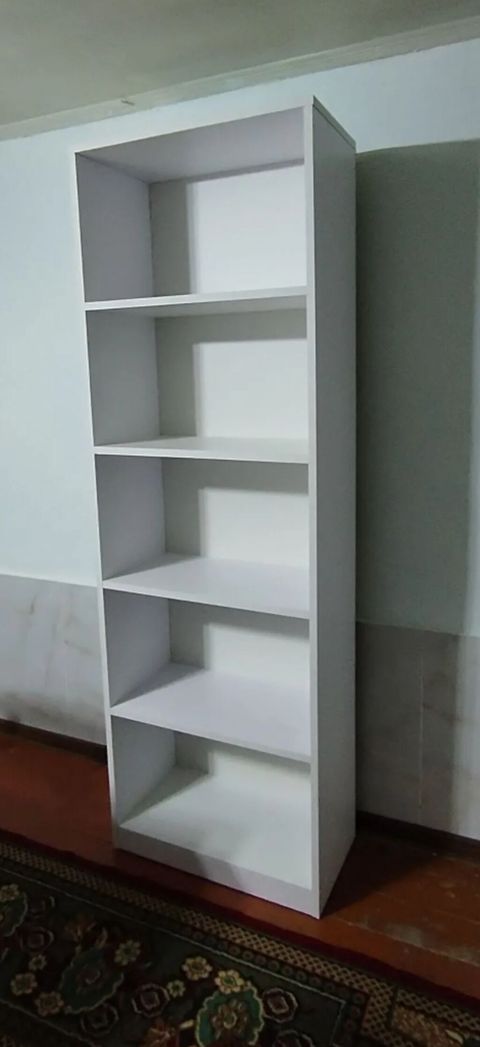 Ağ rəngli, minimalist dizaynlı rəf/kitab şkafı. - 6 bölməli (5 açıq — Güzdək