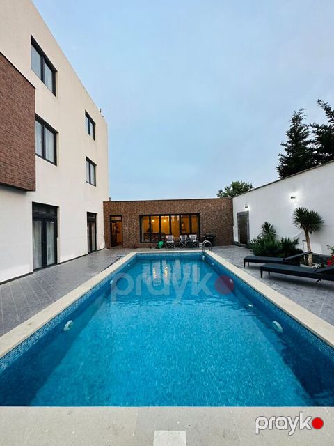 İcarəyə verilir 5 otaqlı həyət evi/bağ evi 500 m²