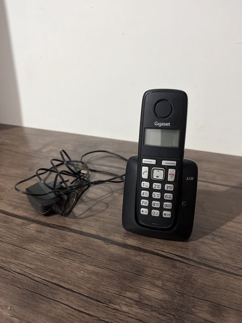 Ev telefonu — Bakı