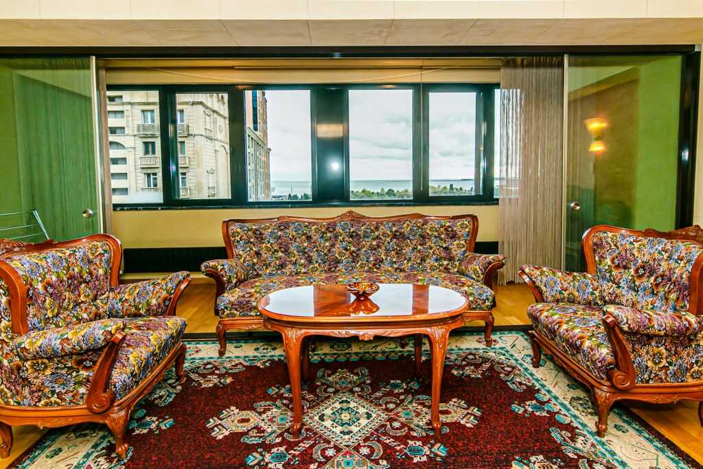 İcarəyə verilir 2 otaqlı köhnə tikili 88 m² — Mənzil, Bakı (10)