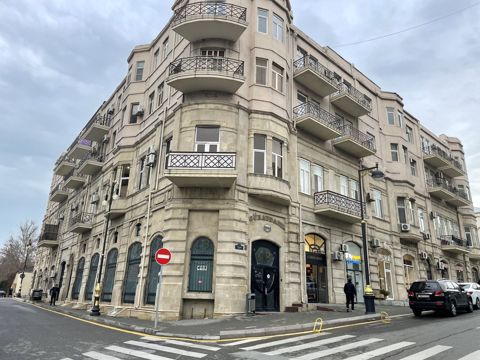 Satılır 3 otaqlı köhnə tikili 70 m² — Bakı