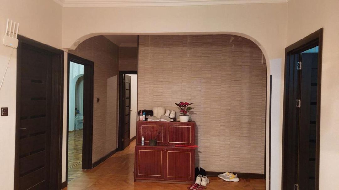 Satılır 4 otaqlı köhnə tikili 115 m² — Mənzil, Bakı (12)