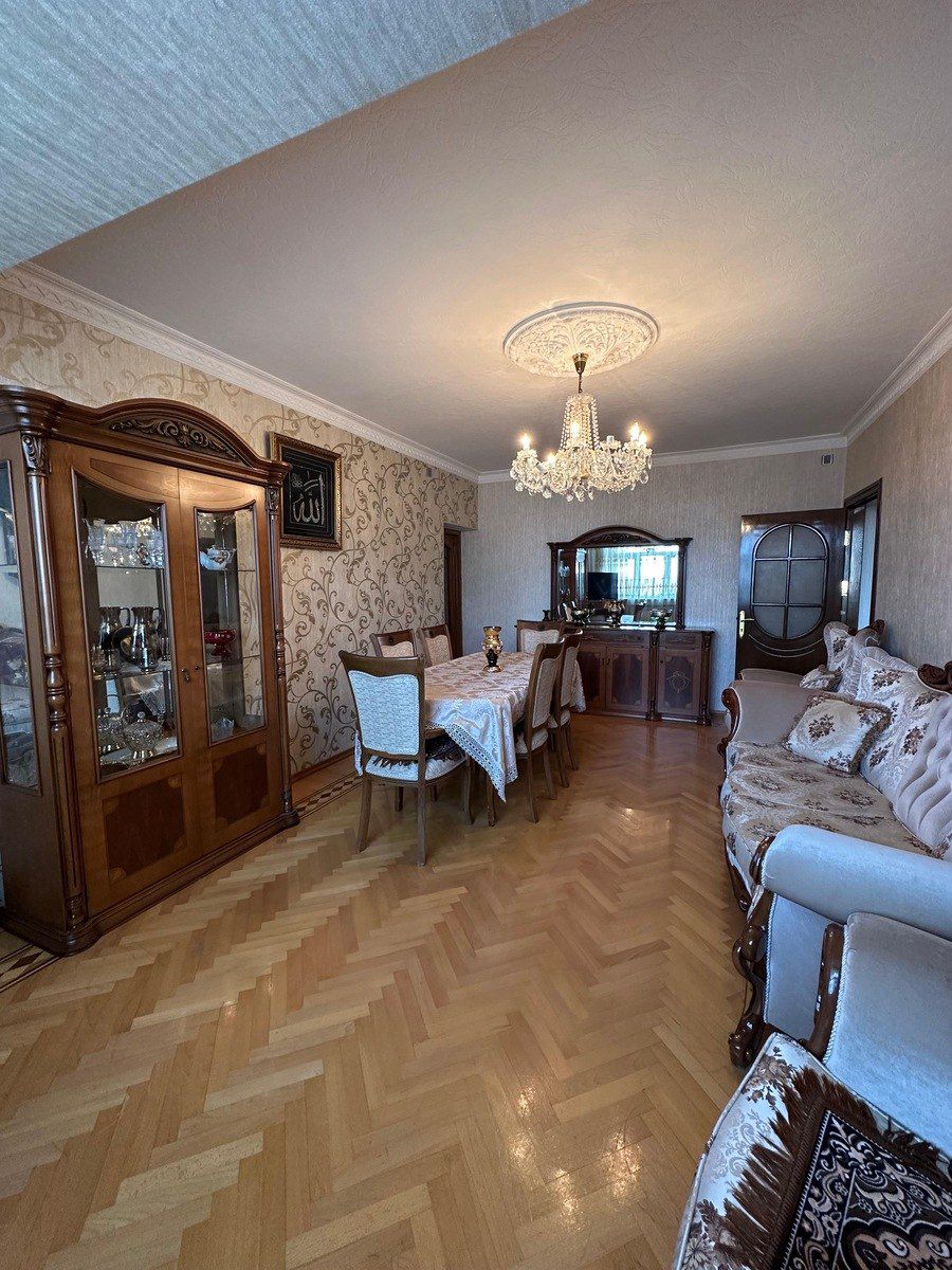 Satılır 4 otaqlı köhnə tikili 94 m² — Mənzil, Bakı (3)