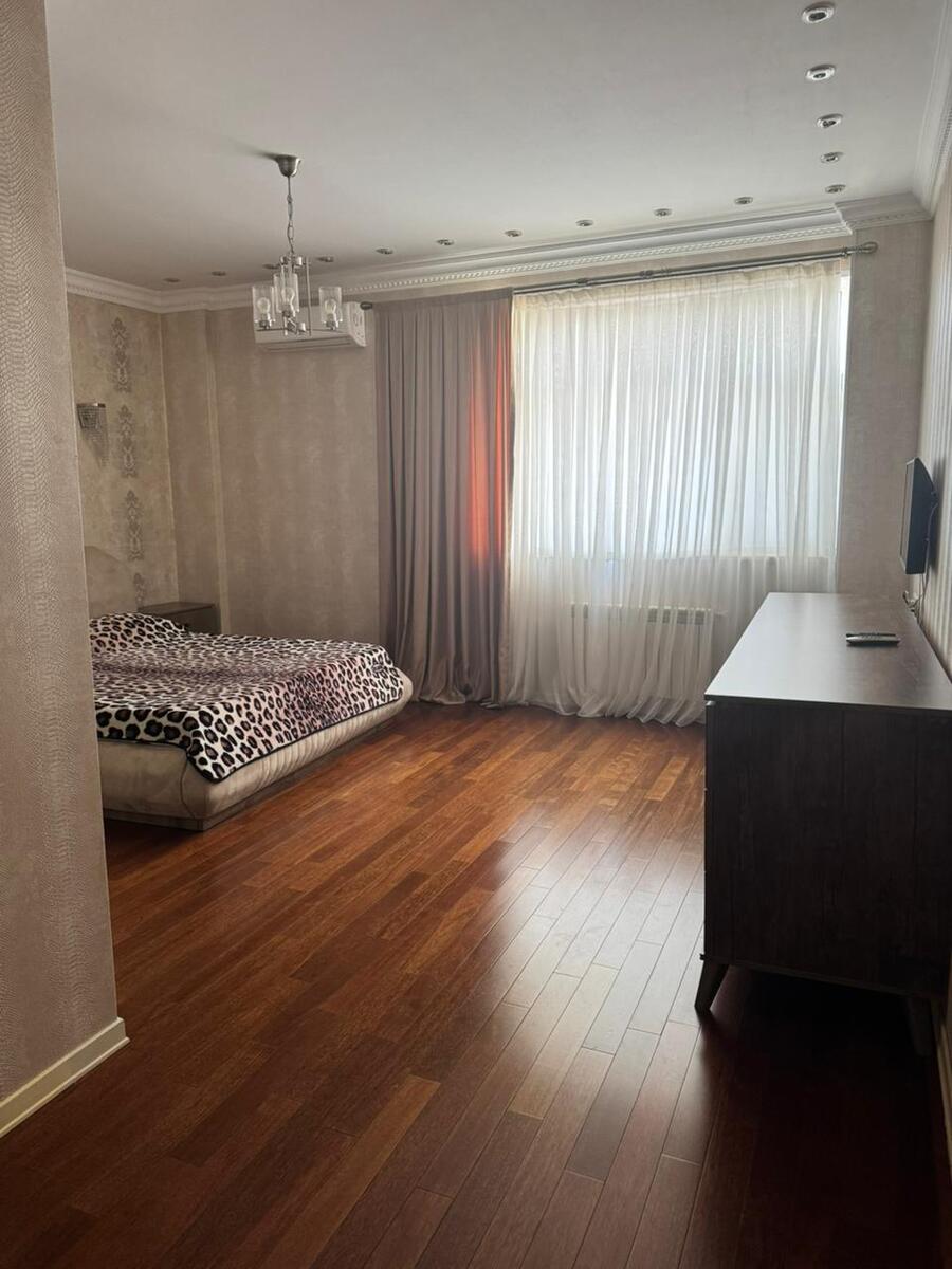 Satılır 6 otaqlı yeni tikili 350 m² — Mənzil, Bakı (6)