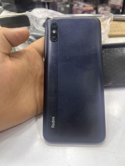Redmi a9 32yaddaş telefon çox ideal vəziyyətdədi alan adam uduzmaz — Bakı