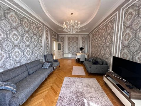 Satılır 8 otaqlı həyət evi/bağ evi 400 m² — Bakı