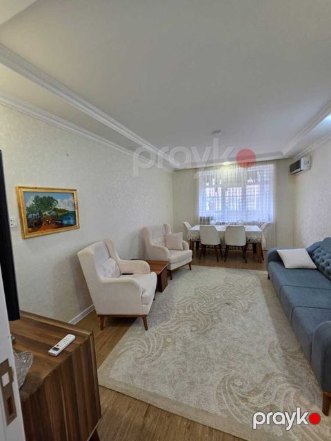 Satılır 3 otaqlı köhnə tikili 90 m²