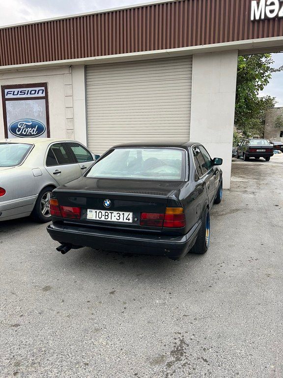 BMW 525, 2.5 L, 1990 il, 259 900 km — Avtomobillər, Bakı (4)