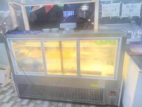 Vitrin tipli soyuducu vitrin - Şüşəli ön panel və sürüşən qapılar — Bakı