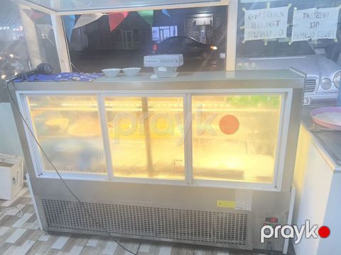 Vitrin tipli soyuducu vitrin - Şüşəli ön panel və sürüşən qapılar