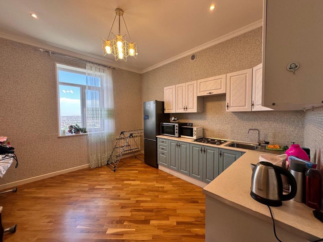 Satılır 8 otaqlı həyət evi/bağ evi 400 m² — Ev, villa, Bakı (7)