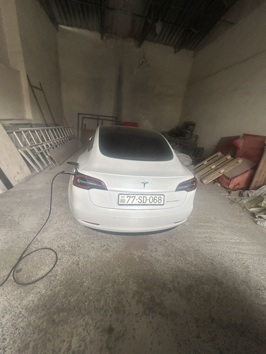 Tesla Model 3, ağ mirvari rəng, elektrik sedan. Amerikadan yüngül — Avtomobillər, Masazır (6)