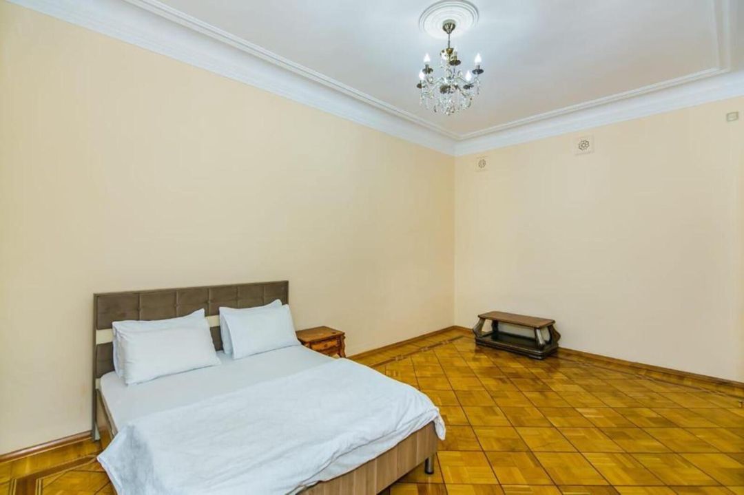 Satılır 5 otaqlı köhnə tikili 320 m² — Mənzil, Bakı (10)