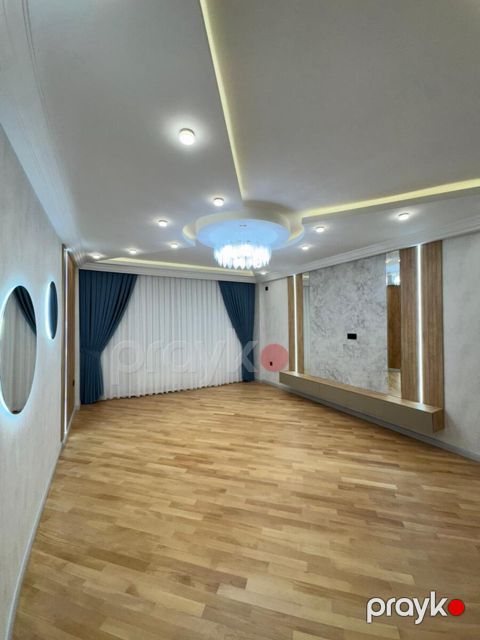Satılır 2 otaqlı köhnə tikili 89 m²