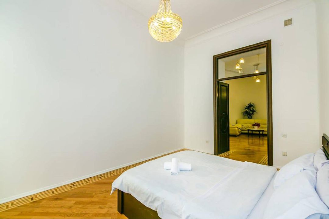 Satılır 4 otaqlı köhnə tikili 130 m² — Mənzil, Bakı (8)