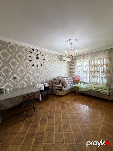 Satılır 3 otaqlı köhnə tikili 80 m²