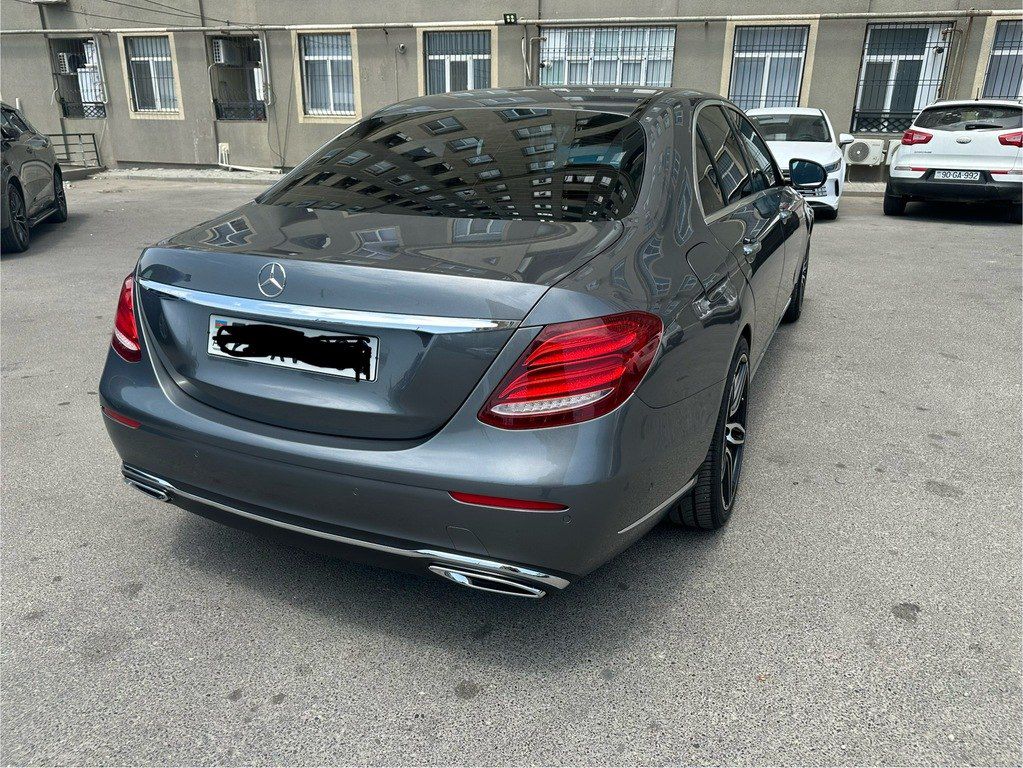 Mercedes E 220 d 4MATIC, 2.0 L, 2018 il, 62 276 km — Avtomobillər, Bakı (2)