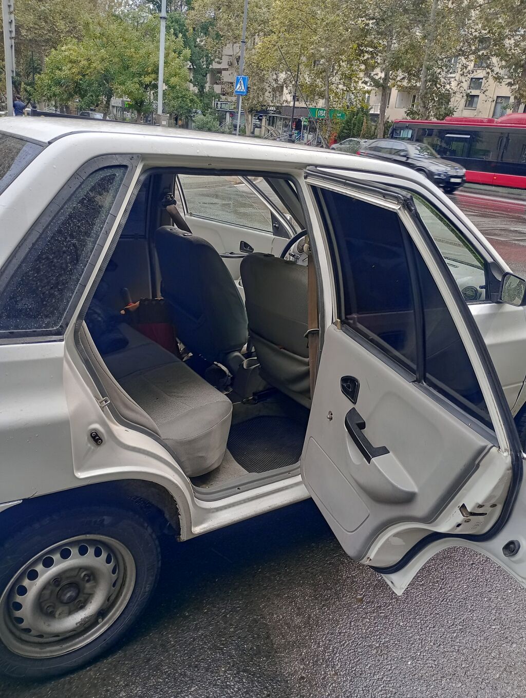 Xaiş edirəm Az yaşlılar və Qaqalar və Ara uşaqlar və Narkomanlar və — Avto, Bakı (7)