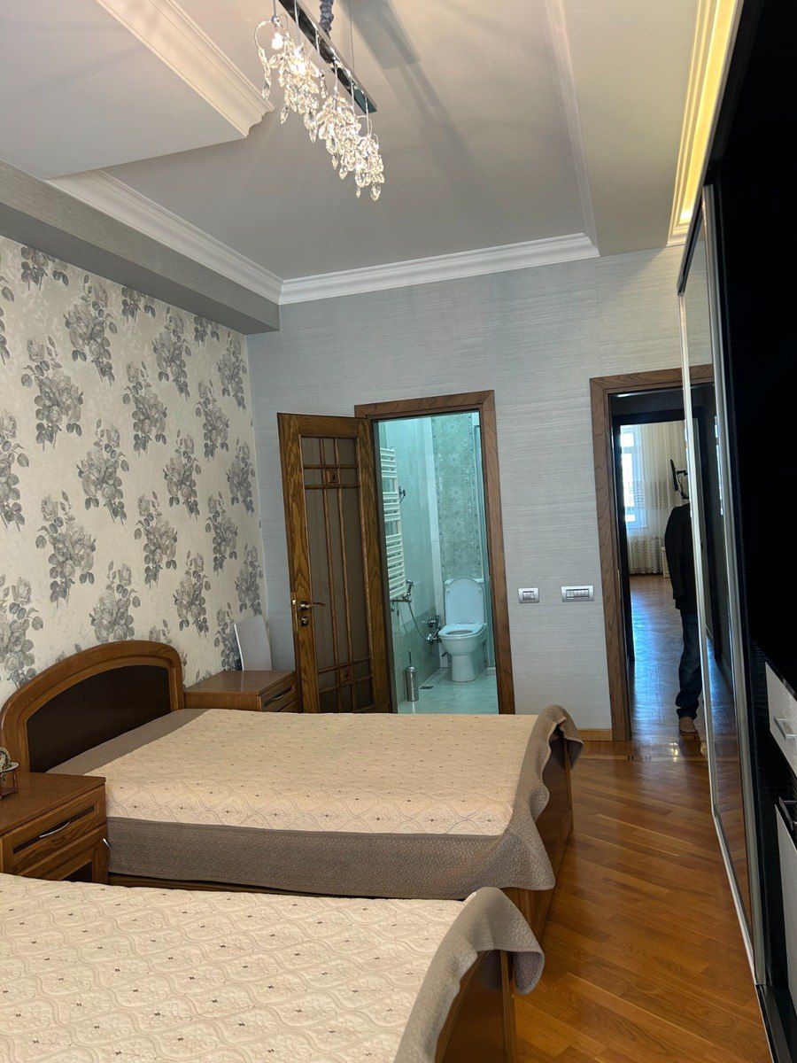 Satılır 3 otaqlı yeni tikili 135 m² — Mənzil, Bakı (7)