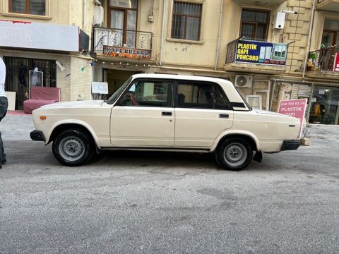 Lada (vaz) 2107, 2000 il — Bakı