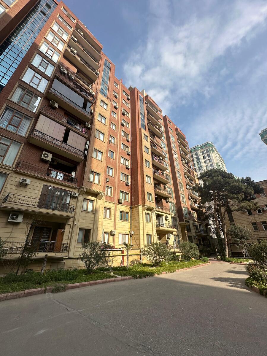 Satılır 4 otaqlı yeni tikili 190 m² — Mənzil, Bakı
