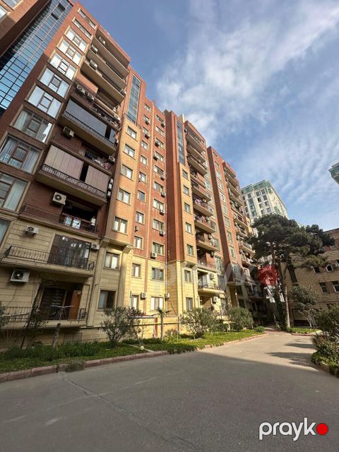 Satılır 4 otaqlı yeni tikili 190 m²