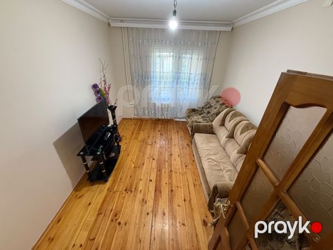 Satılır 3 otaqlı köhnə tikili 80 m²