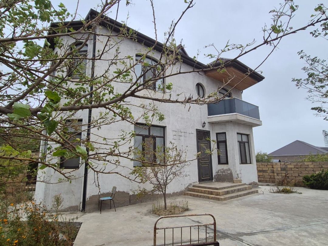 Satılır 4 otaqlı həyət evi/bağ evi 200 m² — Ev, villa, Bakı (2)